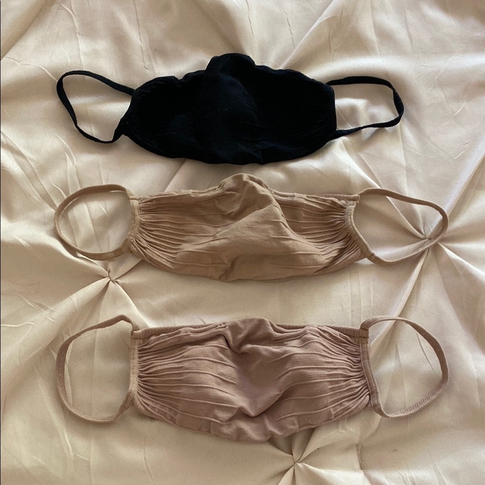 SKIMS Black and Tan Face Masks Set